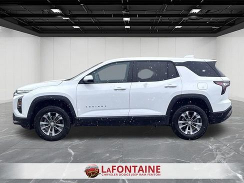 Used 2025 Chevrolet Equinox LT FWD image 2