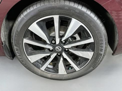 Used 2023 Nissan Sentra SV w/ SV Premium Package FWD image 30