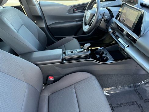 Used 2025 Toyota Prius image 14