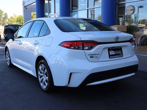 Used 2020 Toyota Corolla LE FWD image 3