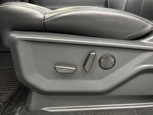 Used 2025 Ford Expedition Platinum AWD/4WD image 10