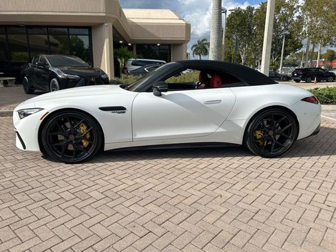 Used 2022 Mercedes-Benz SL 63 AMG 4MATIC image 16