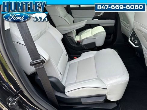 Used 2025 Ford Expedition Platinum w/ Platinum Ultimate Package AWD/4WD image 10