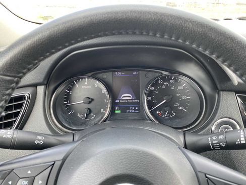 Used 2020 Nissan Rogue SV w/ Premium Package AWD/4WD image 19