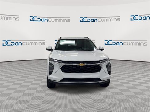 Used 2024 Chevrolet Trax LT w/ Driver Confidence Package image 3