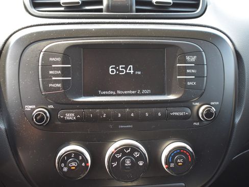 Used 2018 Kia Soul FWD image 19