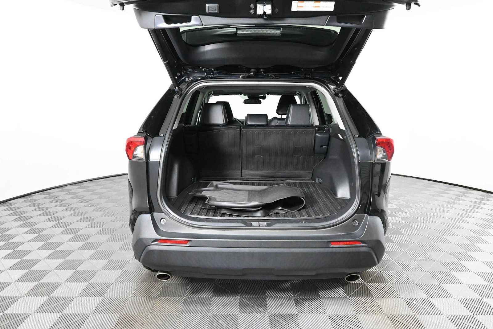 Used 2023 Toyota RAV4 XLE Premium AWD/4WD image 8