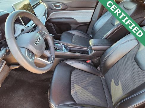 Used 2023 Jeep Compass Latitude image 14