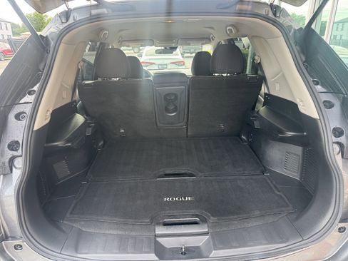 Used 2020 Nissan Rogue S AWD/4WD image 10