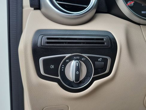 Certified 2022 Mercedes-Benz GLC 300 image 23