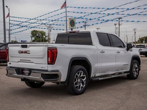 Used 2022 GMC Sierra 1500 SLT image 8