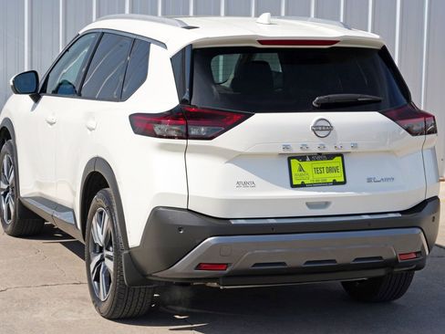 Used 2023 Nissan Rogue SL w/ SL Premium Package image 47