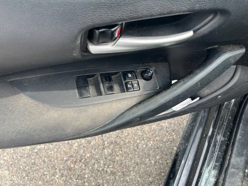 Used 2020 Toyota Corolla LE FWD image 14