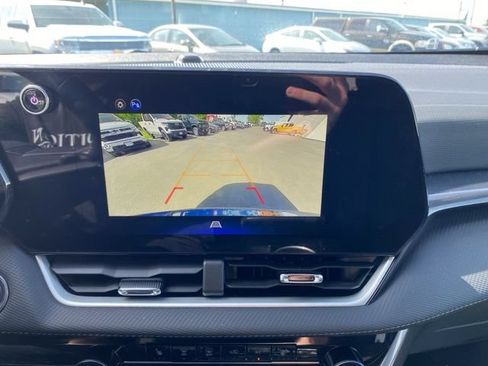 Used 2026 Chevrolet Equinox LT AWD/4WD image 4