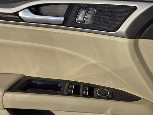 Used 2016 Ford Fusion SE w/ Equipment Group 502A image 25