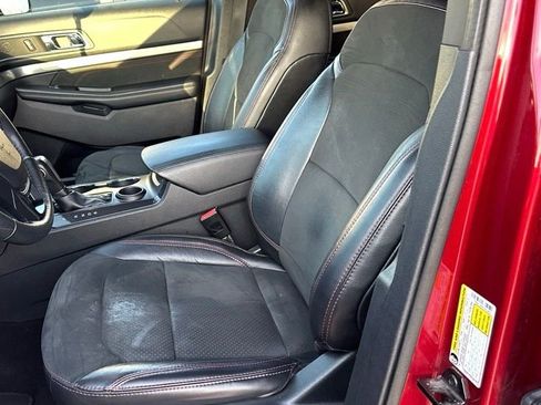 Used 2019 Ford Explorer XLT w/ Equipment Group 202A FWD image 6