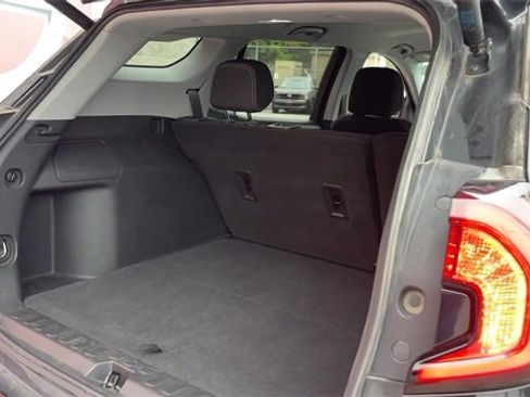 Used 2022 GMC Terrain SLE w/ Driver Convenience Package image 23