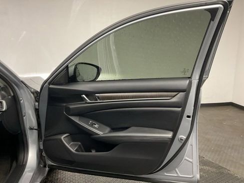 Used 2020 Honda Accord EX image 23