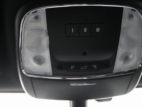 Used 2022 Jeep Grand Cherokee Laredo X image 12