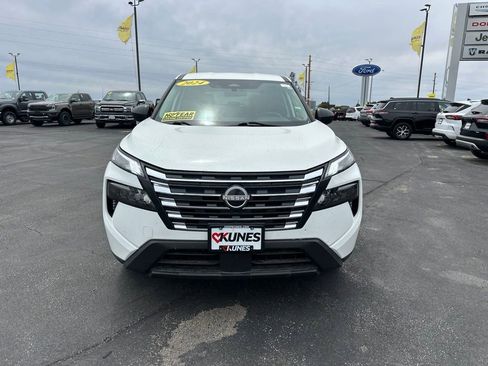 Used 2024 Nissan Rogue S AWD/4WD image 16
