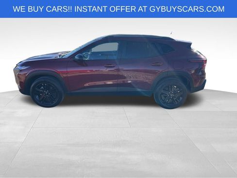 Used 2024 Chevrolet Trax ACTIV w/ Driver Confidence Package image 3