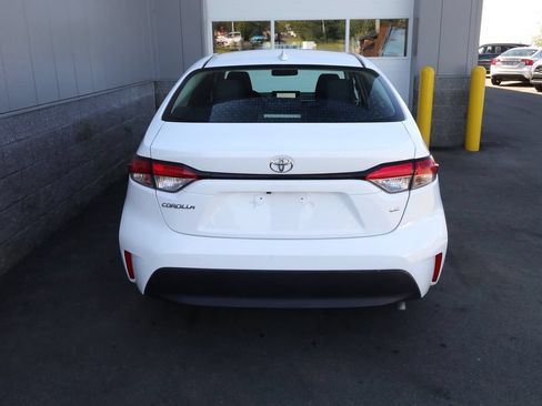 Used 2024 Toyota Corolla LE w/ LE Convenience Package FWD image 10