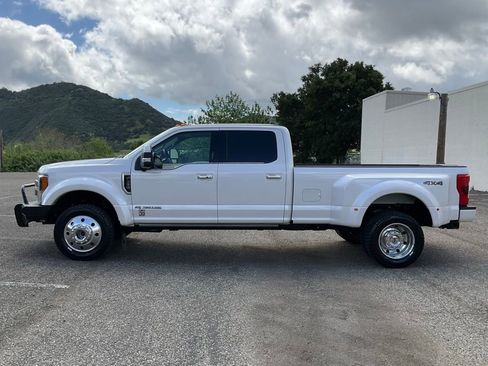 Used 2019 Ford F450 Limited image 3