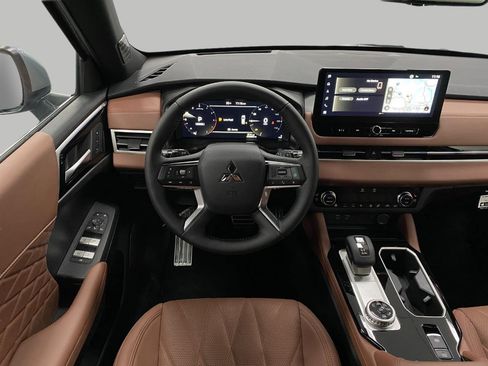 New 2025 Mitsubishi Outlander SEL image 13