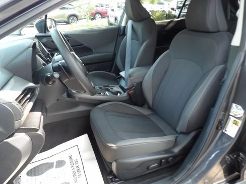 Used 2026 Subaru Crosstrek 2.5i Premium AWD/4WD image 12