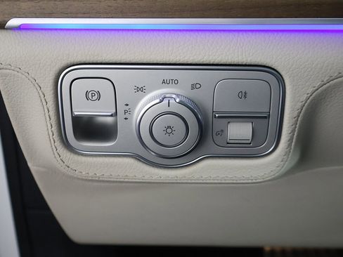 Used 2023 Mercedes-Benz GLS 450 4MATIC w/ AMG Line Exterior image 43