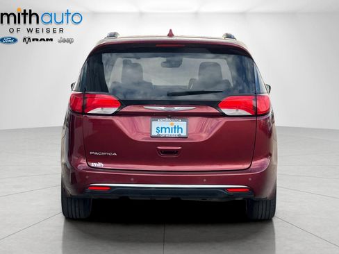 Used 2020 Chrysler Pacifica Touring-L Plus w/ Tire & Wheel Group FWD image 5