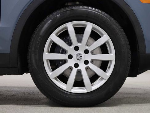Used 2019 Porsche Cayenne AWD/4WD image 12