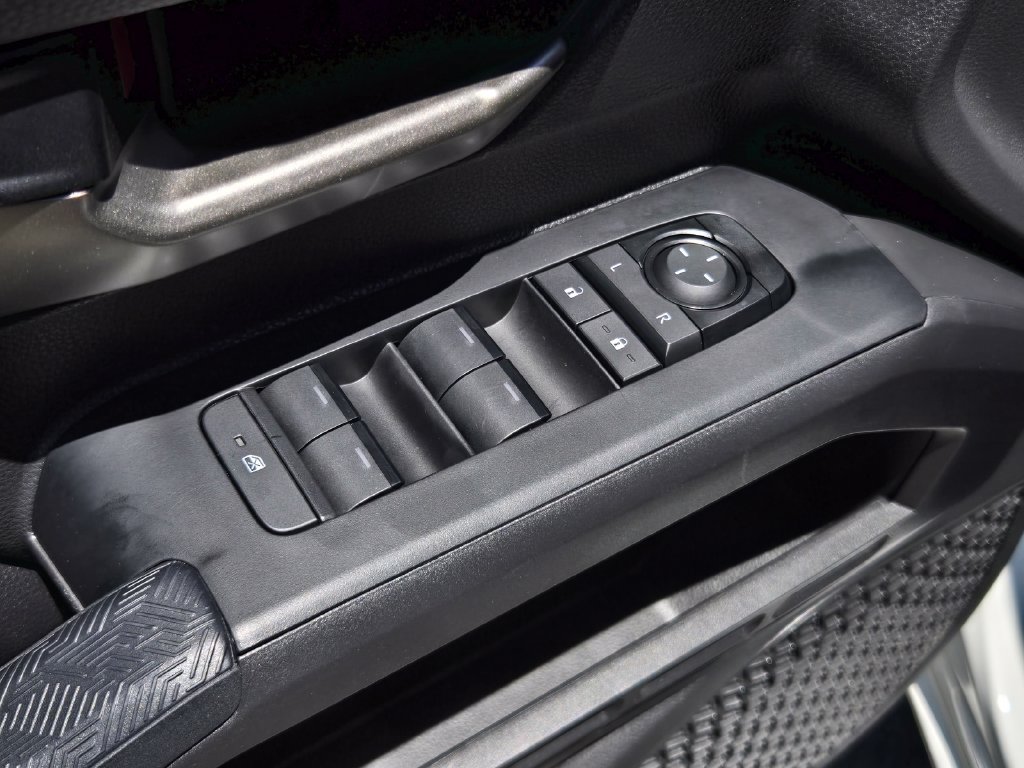 Used 2024 Toyota Tacoma TRD Sport AWD/4WD image 12