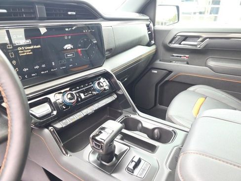 Used 2025 GMC Sierra 1500 AT4 w/ AT4 Premium Package image 23