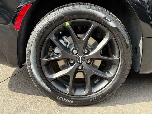 New 2026 Chrysler Pacifica Limited w/ Uconnect Theater Family Group AWD/4WD image 19