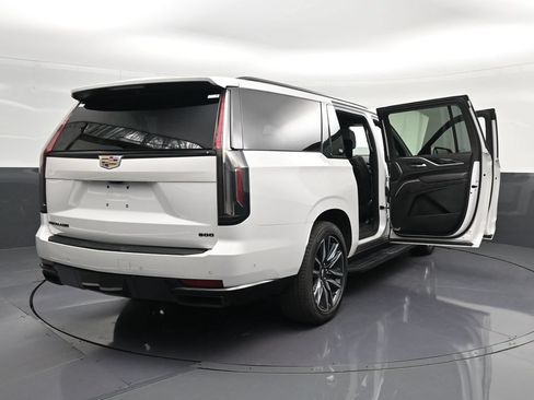 Used 2021 Cadillac Escalade ESV Sport w/ Driver Assist Tech Package RWD image 29