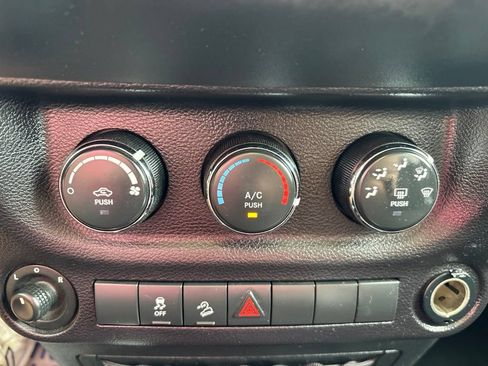 Used 2018 Jeep Wrangler Unlimited Sport S AWD/4WD image 5