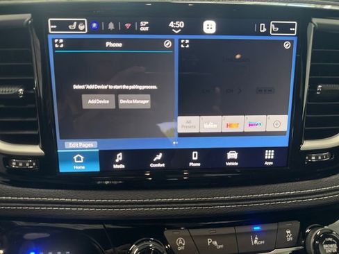 Used 2027 Chrysler Pacifica Select AWD/4WD image 14