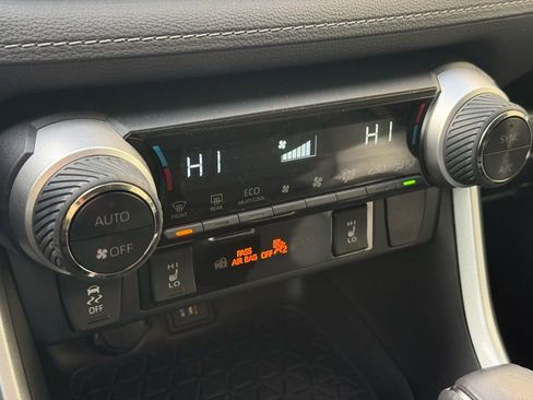 Used 2023 Toyota RAV4 XLE Premium image 15