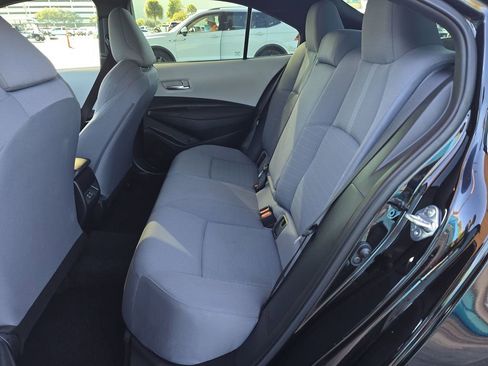 Used 2025 Toyota Corolla SE image 4