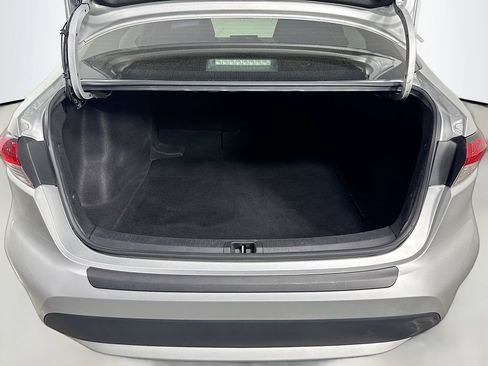 Used 2022 Toyota Corolla LE image 13