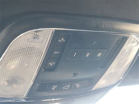 Used 2020 Jeep Grand Cherokee Limited image 32