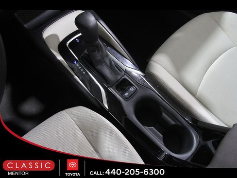 Used 2020 Toyota Corolla LE FWD image 12