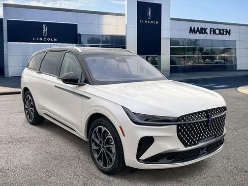 New 2026 Lincoln Nautilus Reserve image 1