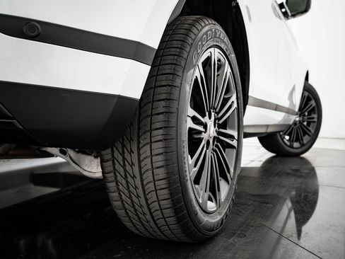 Used 2024 Land Rover Range Rover Evoque S image 49