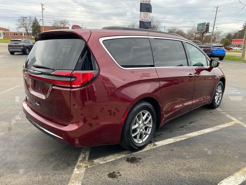Used 2021 Chrysler Pacifica Touring w/ Cold Weather Group image 5