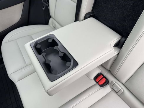 New 2026 Volvo XC90 T8 Plus w/ Protection Package image 10