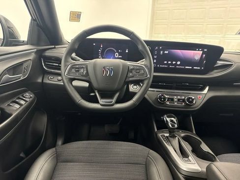 Used 2025 Buick Envista Preferred w/ Convenience I Package FWD image 22