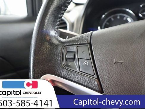 Used 2013 Chevrolet Captiva Sport LTZ FWD image 19