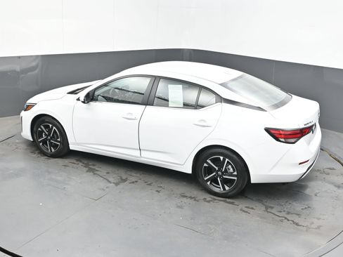 Used 2025 Nissan Sentra SV FWD image 33